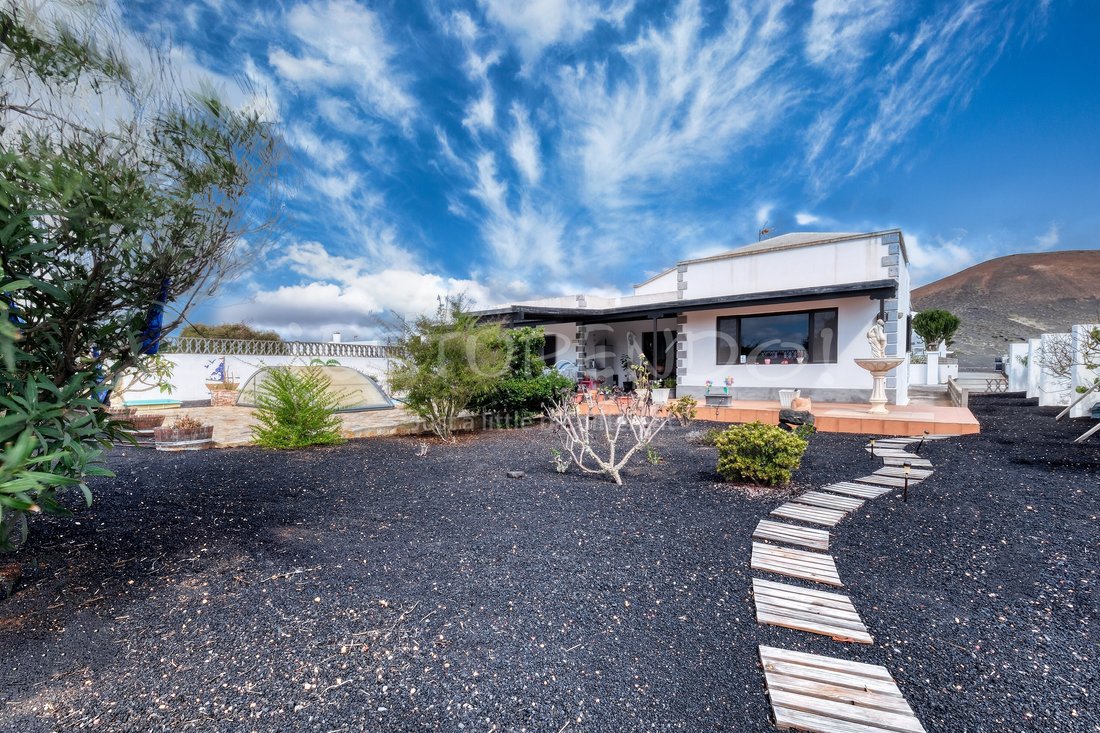 House in Tias, Canary Islands, Spain 3 - 16796958