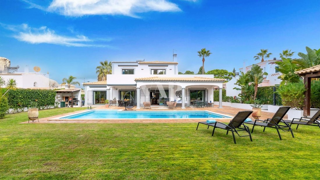 Villa in Vilamoura, Quarteira, Algarve 1 - 16797649