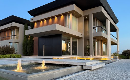 House in Canning, Buenos Aires, Argentina 1