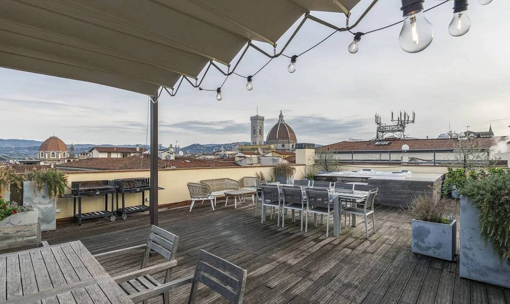 Visual Reference: Prestigious Penthouse With A Stunning Panoramic In Florence Tuscany