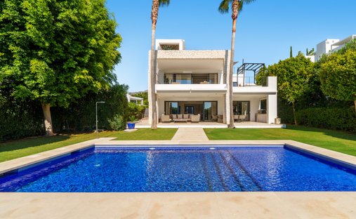 Villa in Nueva Andalucía, Marbella, Spanien 1