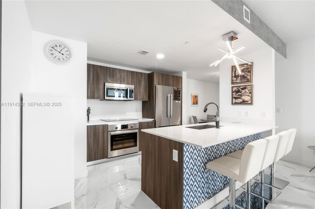 Condo in Miami, Florida, United States 4 - 16801303