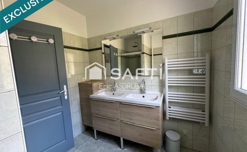 Castle for Sale in Sarlat-la-Canéda, Nouvelle-Aquitaine, France