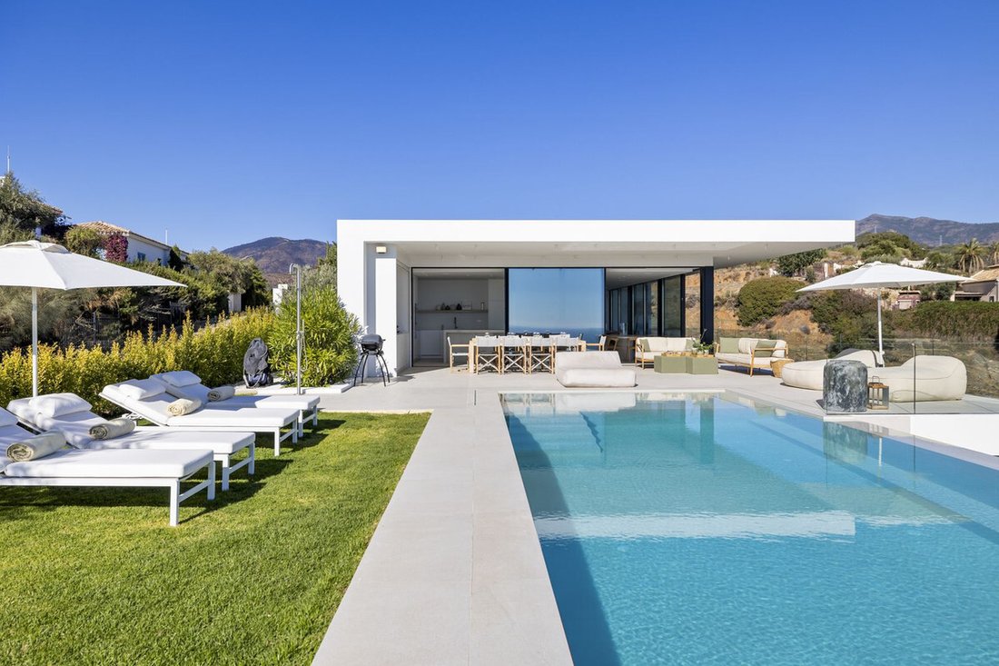 Villa in Benahavis, Andalusia, Spain 1 - 16805322