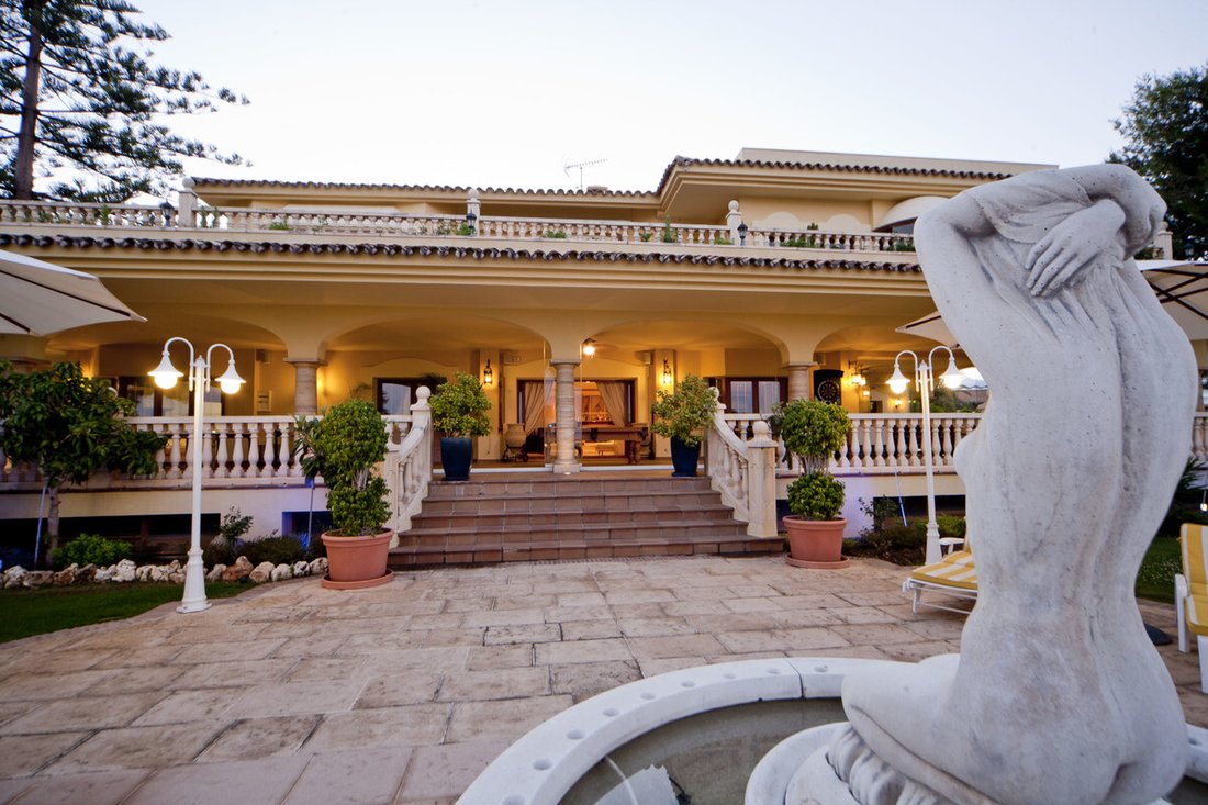 Villa in Nueva Andalucia, Marbella, Spain 5 - 16806046