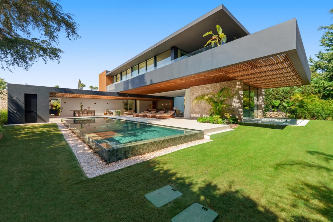 Villa in Nueva Andalucia, Marbella, Spain 1 - 16806003
