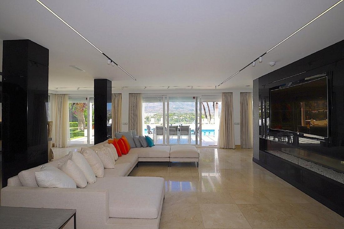 Villa in Nueva Andalucia, Marbella, Spain 4 - 16805248