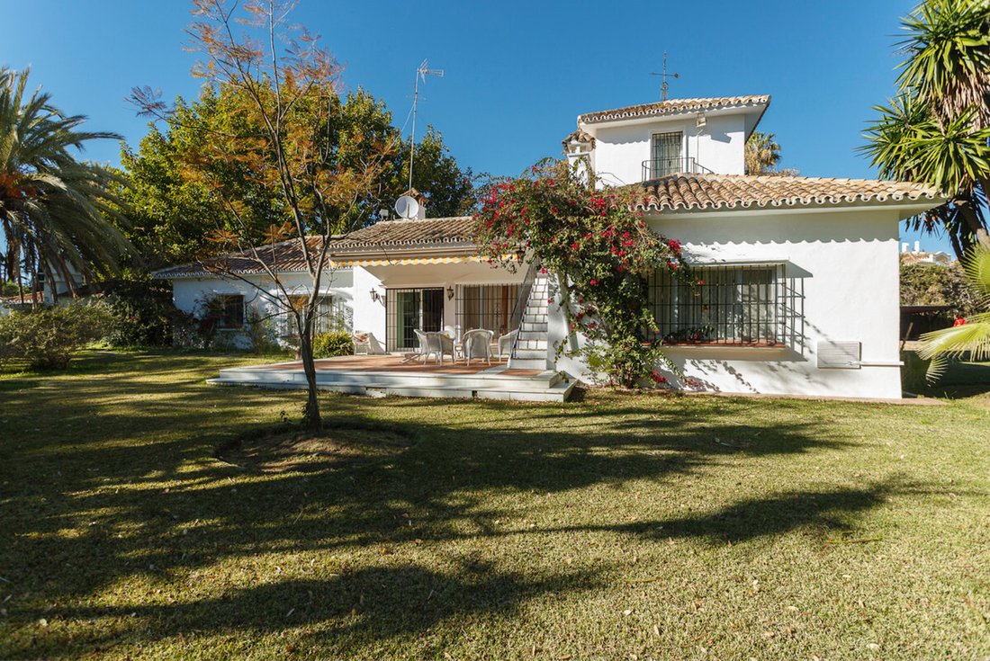 Villa in Guadalmina Baja, San Pedro de Alcantara, Spain 1 - 16805862