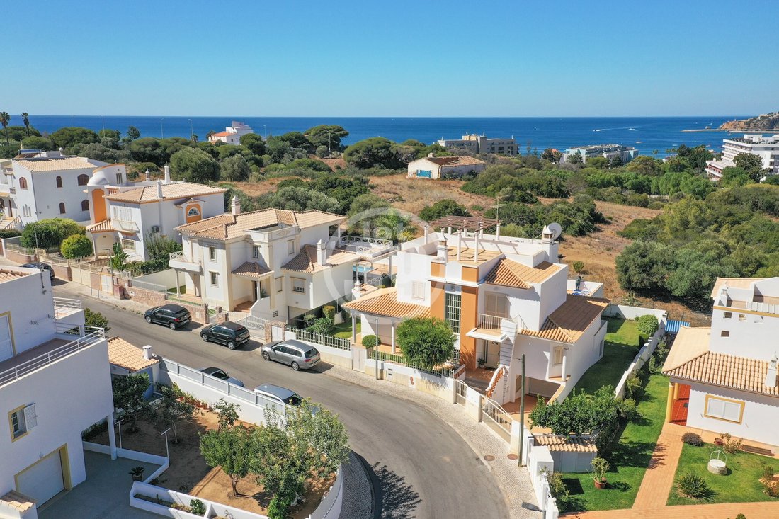 House in Olhos de Agua, Algarve, Portugal 1 - 16796842