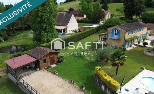 Castle for Sale in Sarlat-la-Canéda, Nouvelle-Aquitaine, France