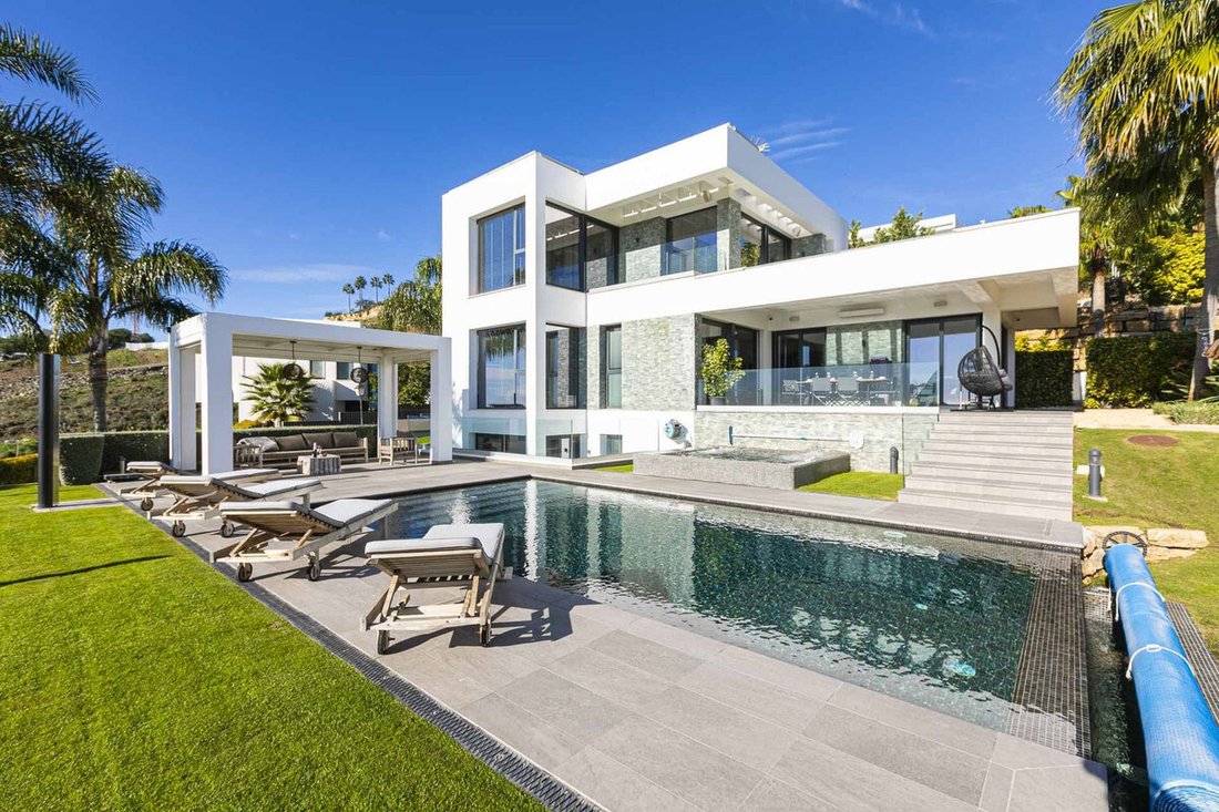 Villa in Benahavis, Andalusia, Spain 1 - 16805352