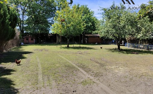 Castle for Sale in Mérignac, Nouvelle-Aquitaine, France