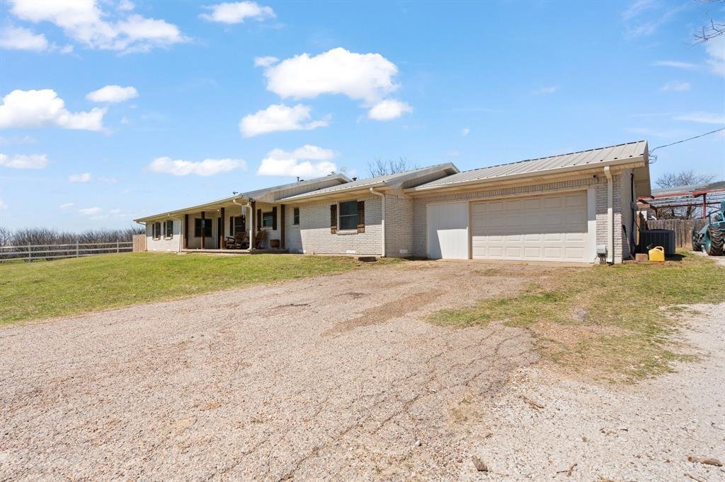 House in Cleburne, Texas, United States 2 - 16742527