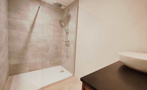 Splendid 19th Century Château, Renovated And Full Of Timeless Charm, Located Just Outside Bordeaux