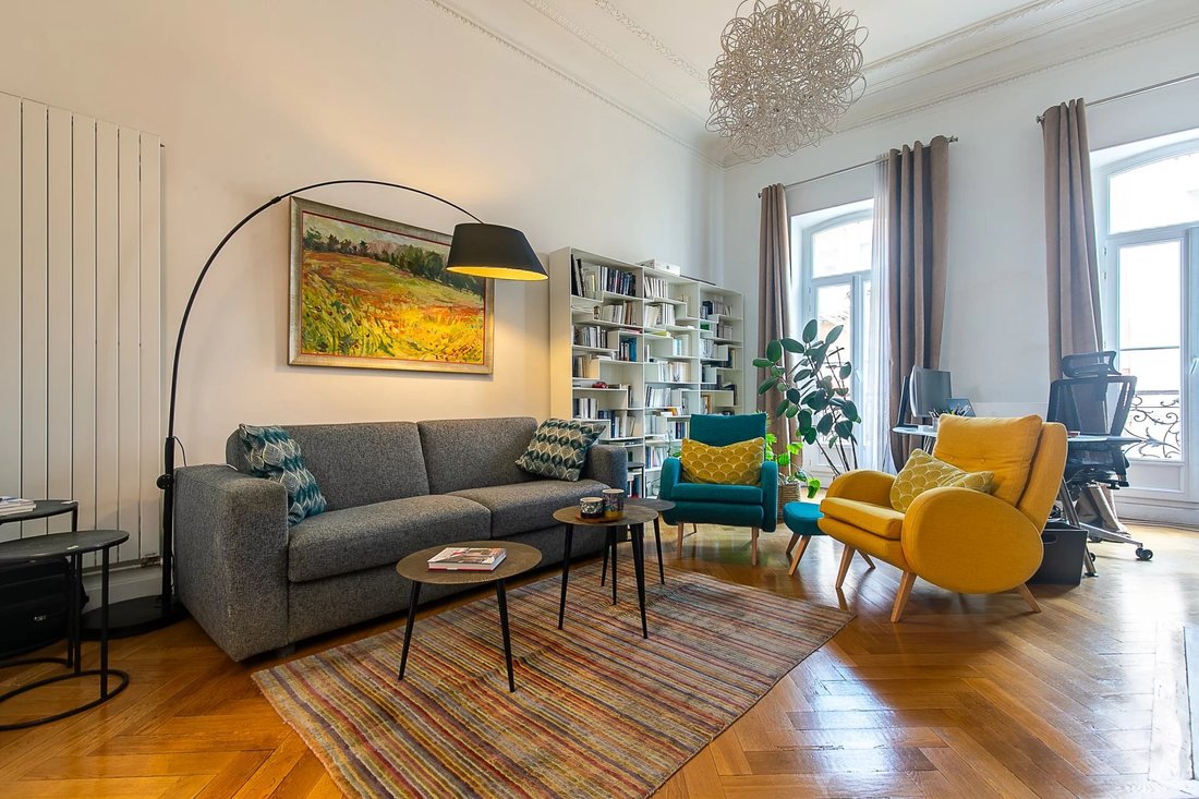 Apartment in Castellane, 6e Arrondissement, Marseille 1 - 16800659