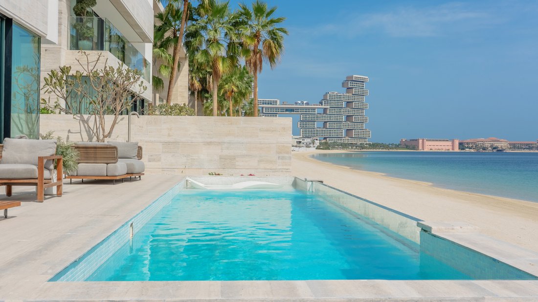 Villa in Palm Jumeirah, Dubai, United Arab Emirates 1 - 16804360