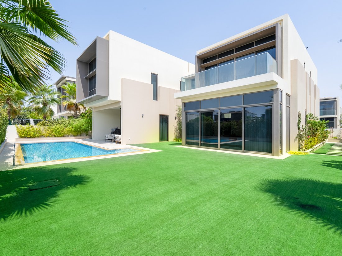 Villa in Hadaeq Sheikh Mohammed Bin Rashid, Dubai, United Arab Emirates 1 - 16804151