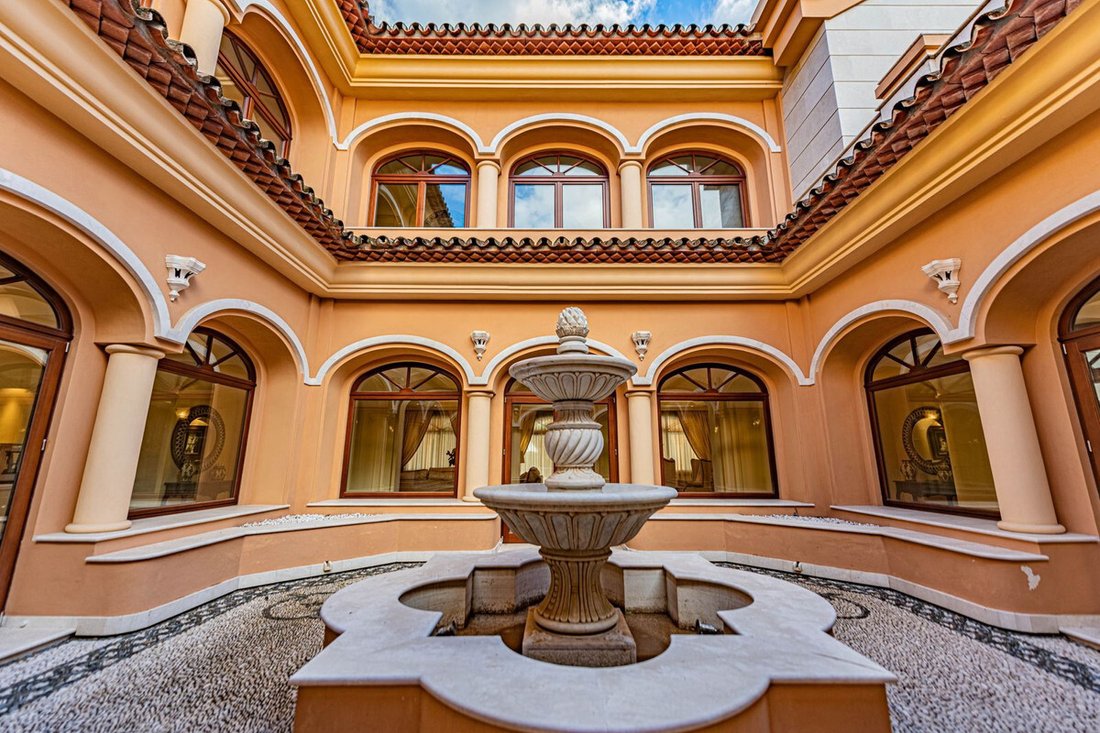 Villa in Guadalmina Baja, San Pedro de Alcantara, Spain 5 - 16806037