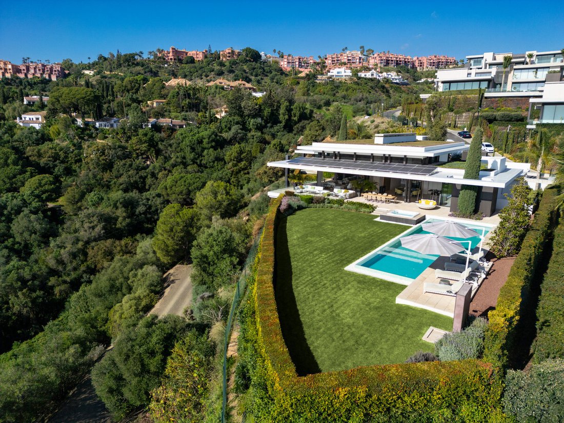 Villa in Nueva Andalucia, Marbella, Spain 1 - 16806093