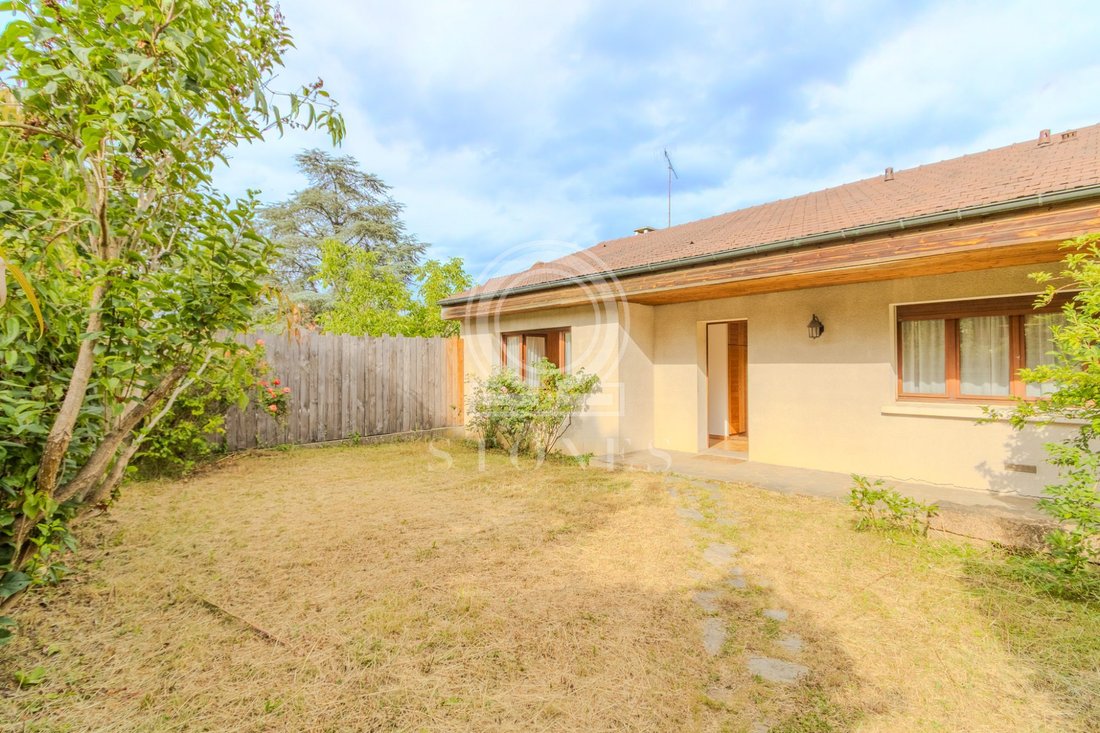 House in Bourg-La Feuillaume Nord, La Celle-Saint-Cloud, France 1 - 16806978