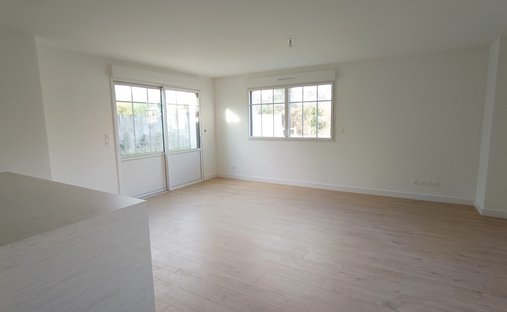 Castle for Sale in Villenave-d'Ornon, Nouvelle-Aquitaine, France