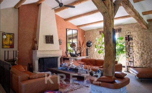 Castle for Sale in Forcalquier, Provence-Alpes-Côte d'Azur, France