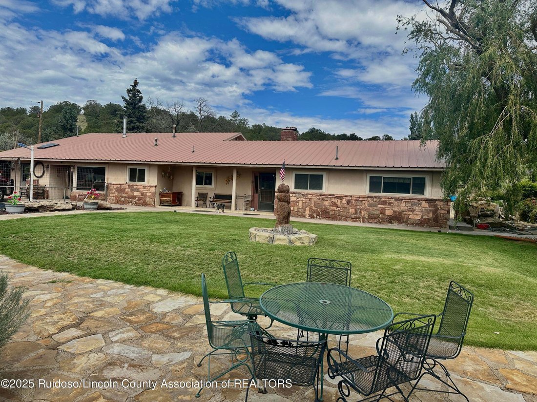 House in Capitan, New Mexico, United States 5 - 16808888