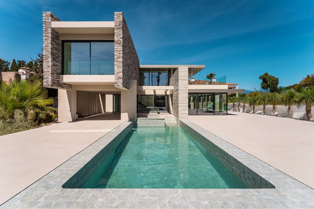 Villa in San Pedro de Alcantara, Andalusia, Spain 1 - 16805418