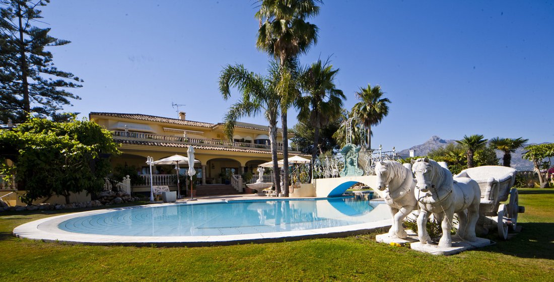 Villa in Nueva Andalucia, Marbella, Spain 3 - 16806046