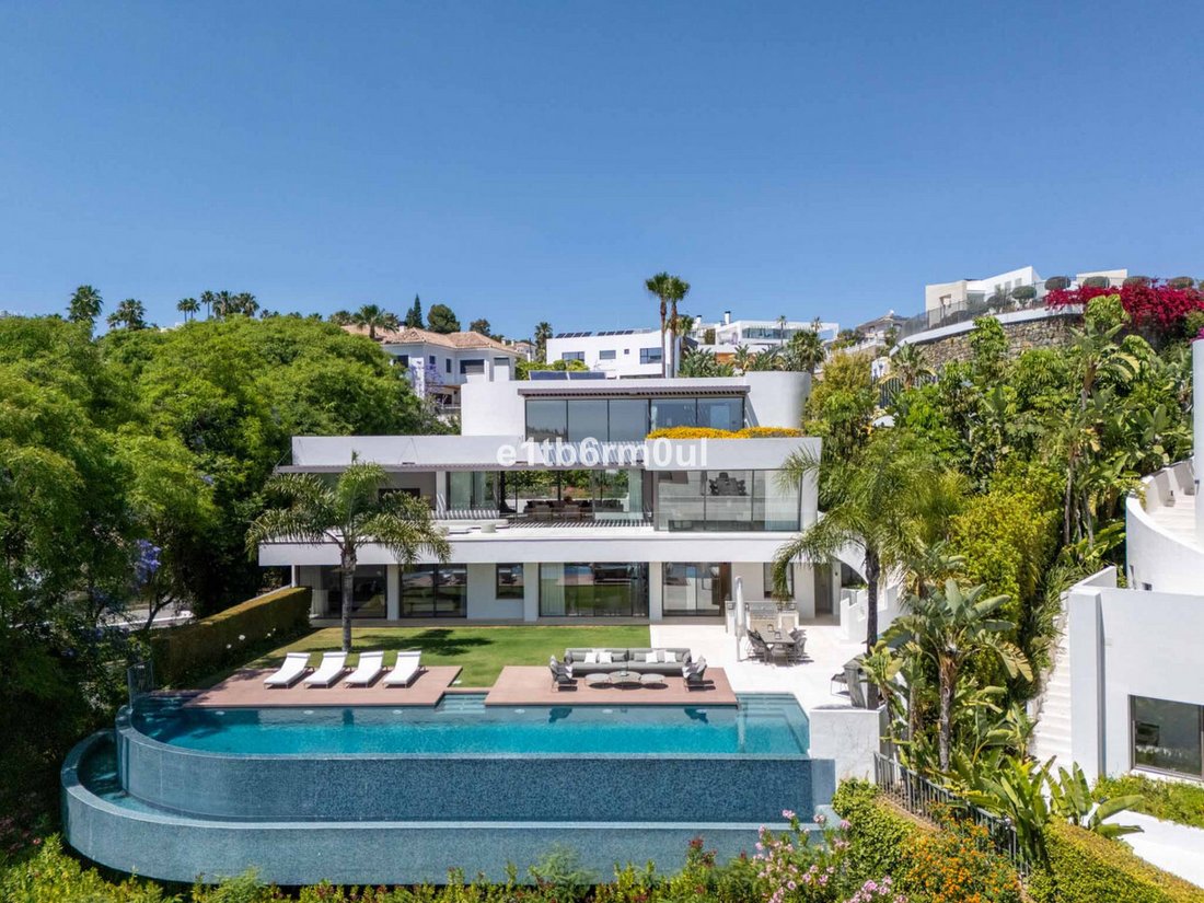 Villa in Nueva Andalucia, Marbella, Spain 1 - 16805811