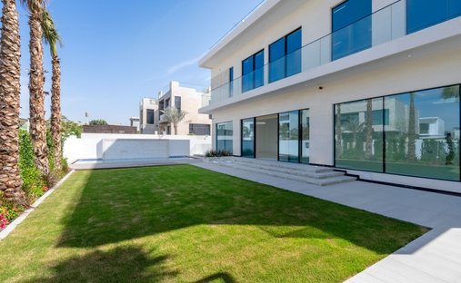 Villa in Hadaeq Sheikh Mohammed Bin Rashid, Dubai, United Arab Emirates 1