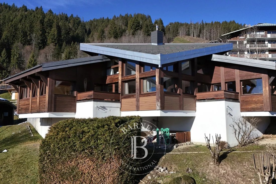 Chalet in Les Gets, Auvergne-Rhône-Alpes, France 1 - 16480548