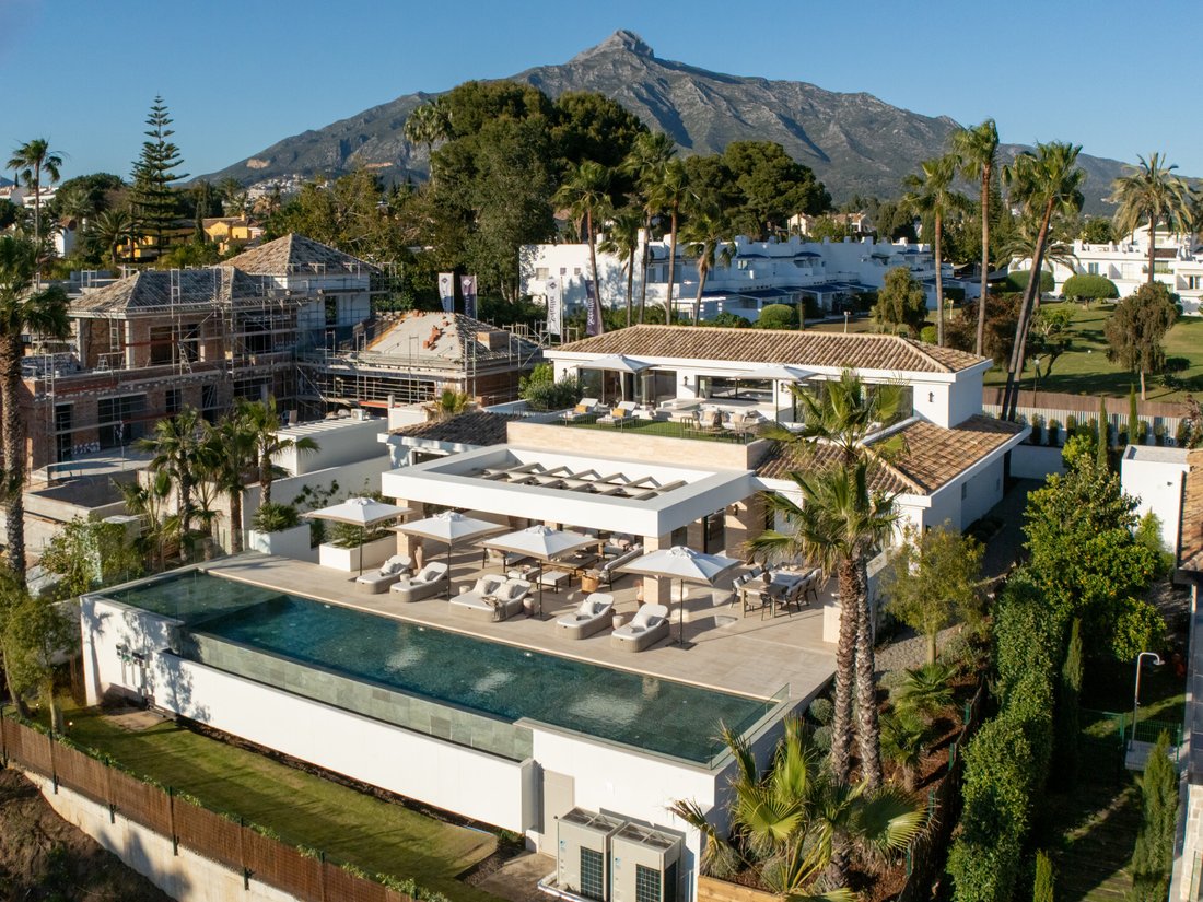 Villa in Nueva Andalucia, Marbella, Spain 2 - 16806002