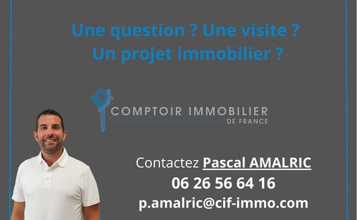 One Of Flat Roof Water Castle, Rochefort ( Commerical)