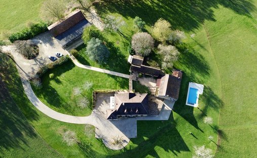 Castle for Sale in Sarlat-la-Canéda, Nouvelle-Aquitaine, France