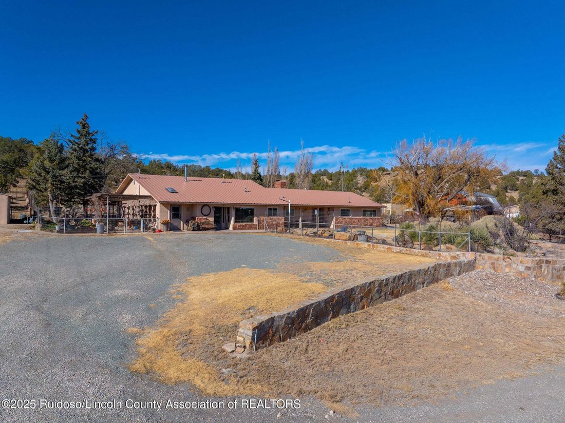 House in Capitan, New Mexico, United States 3 - 16808888