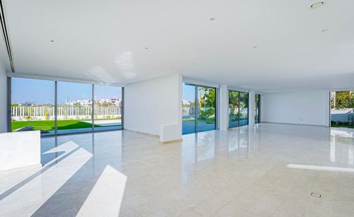 Villa in Hadaeq Sheikh Mohammed Bin Rashid, Dubai, United Arab Emirates 1