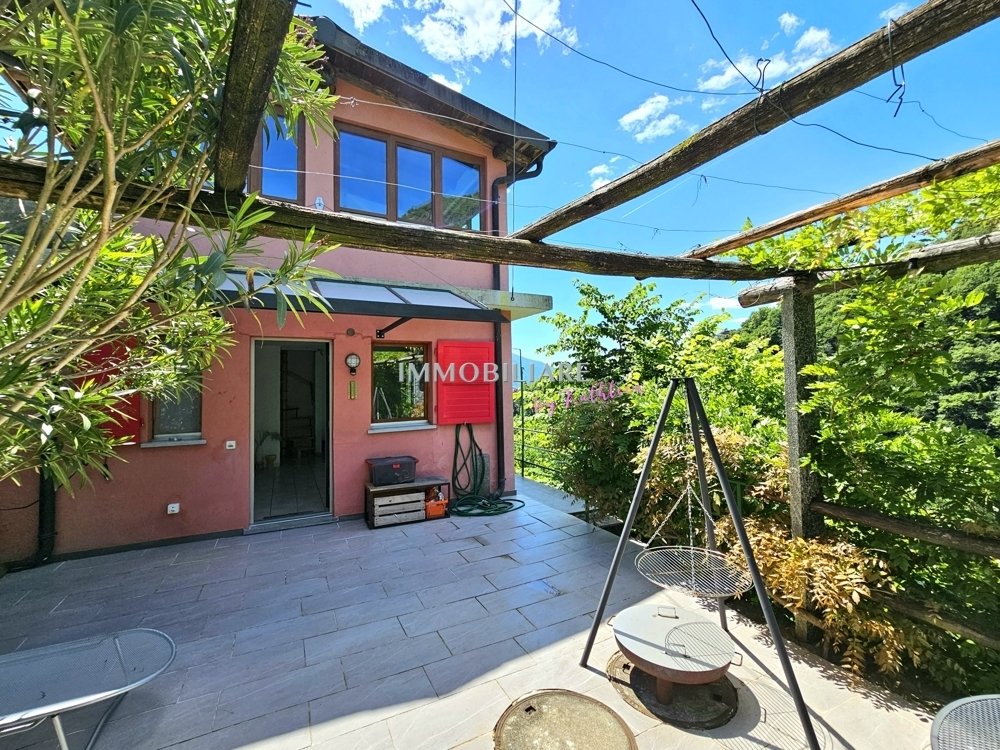 Charmentes Ferienhaus Mit Idyllischem Terrassengarten Am Eingang Zum Valle Verzasca
