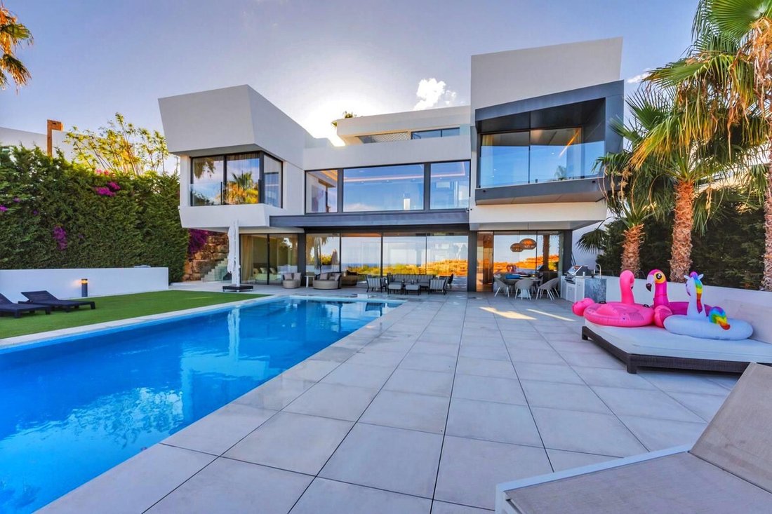 Villa in Benahavis, Andalusia, Spain 1 - 16806011