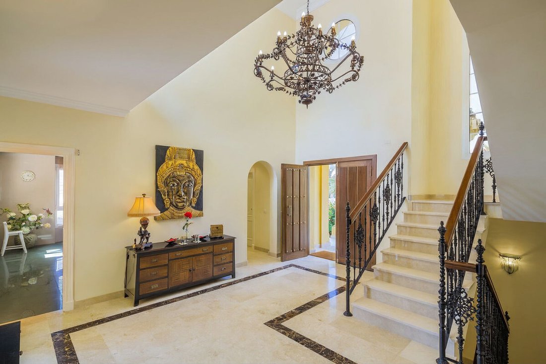 Villa in Marbella, Andalusien, Spanien 2 - 16803031