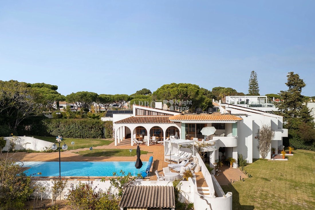 Villa in Vale do Lobo, Almancil, Portugal 2 - 16799641