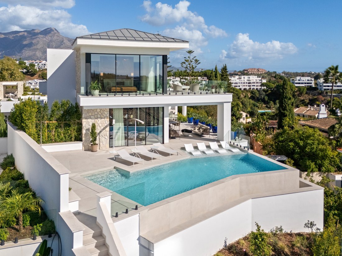 Villa in Benahavis, Andalusia, Spain 1 - 16805612
