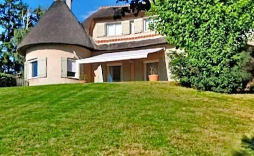 Castle for Sale in Feurs, Auvergne-Rhône-Alpes, France - 3