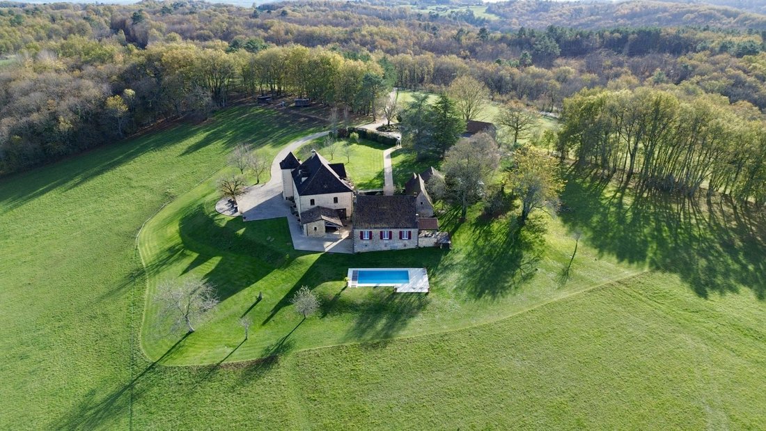 Estate in Sarlat-la-Canéda, Nouvelle-Aquitaine, France 4 - 16800785