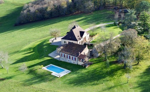 Castle for Sale in Sarlat-la-Canéda, Nouvelle-Aquitaine, France