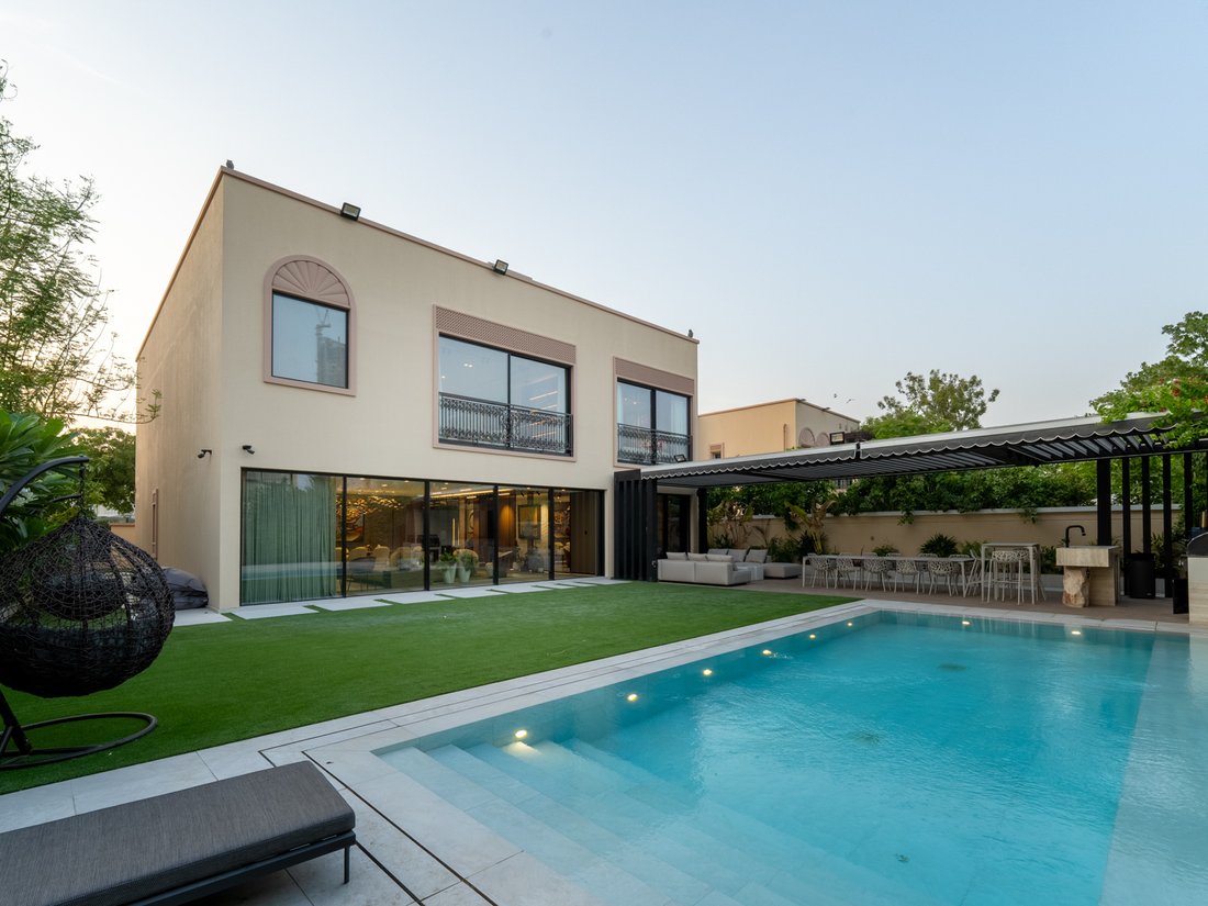 Villa in Al Barsha South 5, Al Barsha, Dubai 1 - 16804144