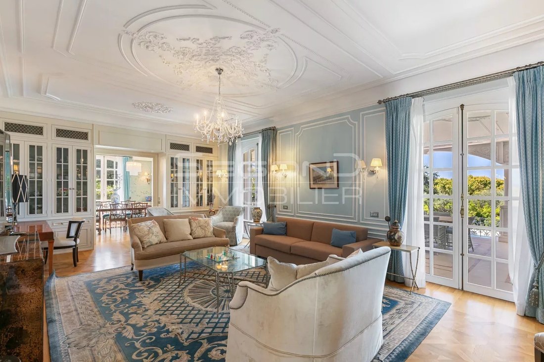 Villa in Antibes, Provence-Alpes-Côte d'Azur, France 4 - 15630004