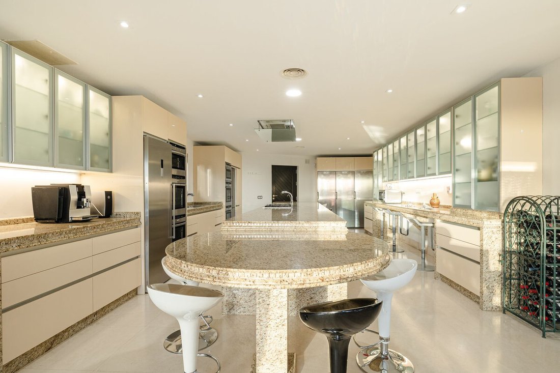 Villa in Estepona, Andalusia, Spain 4 - 16805523