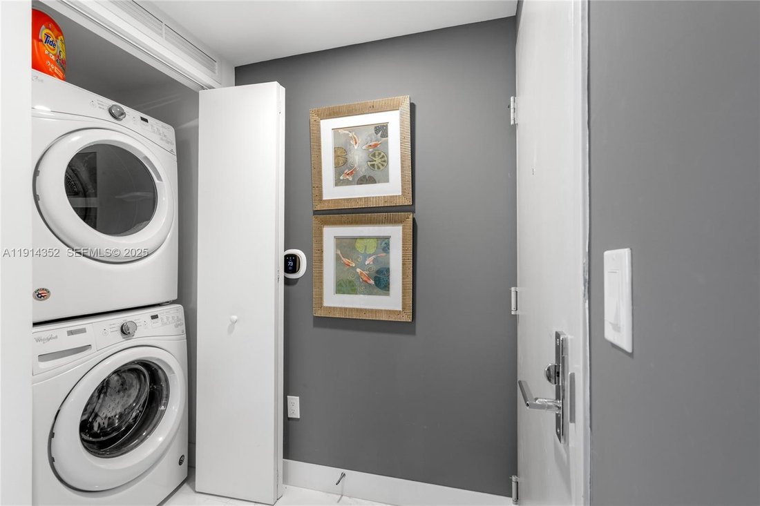 Condo in Miami, Florida, United States 3 - 16801303