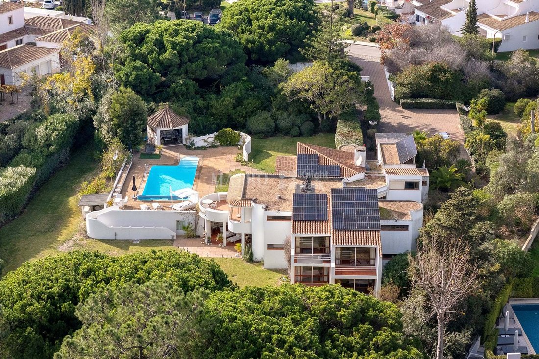 Villa in Vale do Lobo, Almancil, Portugal 1 - 16799641